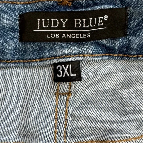 Judy Blue Lemon Drop Patch Jean Shorts Women's 3XL/22 Blue Denim Distressed - Picture 8 of 10